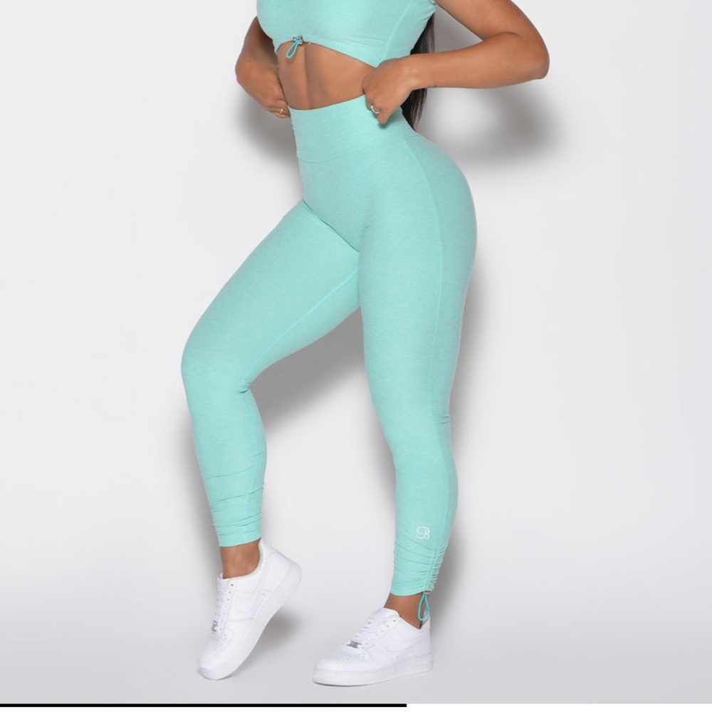 Bombshell Oasis High-Waisted Leggings NWT